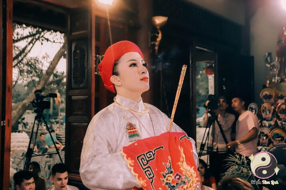 Hầu đồng là một nghi lễ lâu đời tại Việt Nam